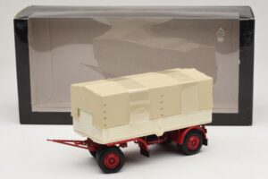 Ремарке за Камион Платнище Бял Червен Minichamps 1:43 439159096 Метал — снимка 6 от 6