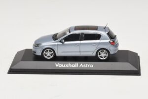 Vauxhall Astra H Sedan Светлосин Метален Minichamps 1:43 ASTRA007 Метал
