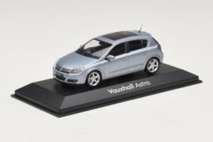 Vauxhall Astra H Sedan Светлосин Метален Minichamps 1:43 ASTRA007 Метал — снимка 2 от 4