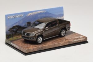 Volkswagen Amarok Кафяв Металик Minichamps 1:43 436058361 Метал — снимка 2 от 5