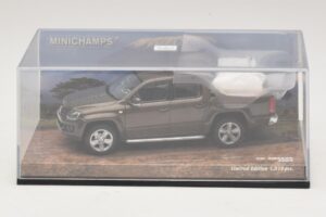 Volkswagen Amarok Кафяв Металик Minichamps 1:43 436058361 Метал — снимка 4 от 5