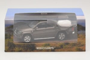 Volkswagen Amarok Кафяв Металик Minichamps 1:43 436058361 Метал — снимка 5 от 5