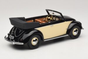 Volkswagen Beetle Кабриолет Черен Крем Minichamps 1:18 107054131 Смола — снимка 2 от 6