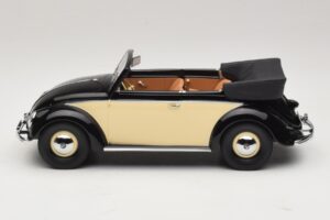 Volkswagen Beetle Кабриолет Черен Крем Minichamps 1:18 107054131 Смола — снимка 3 от 6