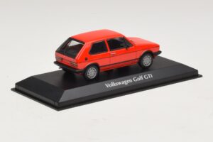Volkswagen Golf GTI Mk1 Червен Maxichamps 1:43 940055170 Метал — снимка 2 от 4