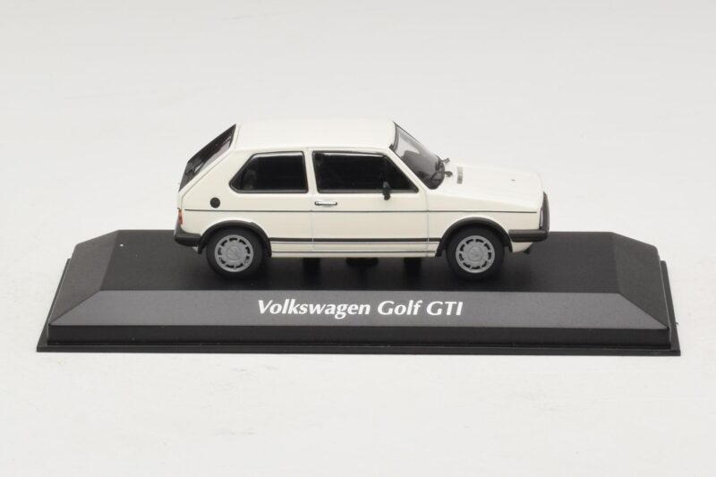 Volkswagen Golf GTI Mk1 Бял Maxichamps 1:43 Volkswagen Golf GTI Mk1 Бял Maxichamps 1:43 940055171 Метал