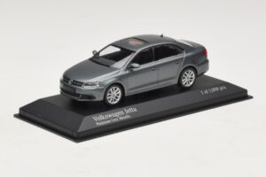 Volkswagen Jetta Mk6 Grey Metallic Minichamps 1:43 400059000 Метал — снимка 2 от 4