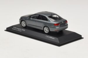 Volkswagen Jetta Mk6 Grey Metallic Minichamps 1:43 400059000 Метал — снимка 3 от 4