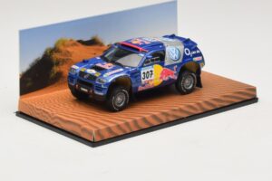 Volkswagen Race Touareg Red Bull #307 Дилърско Издание 2005 Minichamps 1:43 7LO099400PD307 Метал — снимка 2 от 5