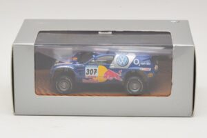 Volkswagen Race Touareg Red Bull #307 Дилърско Издание 2005 Minichamps 1:43 7LO099400PD307 Метал — снимка 5 от 5