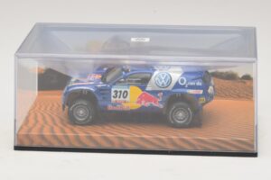 Volkswagen Race Touareg Red Bull #310 Дилърско Издание 2005 Minichamps 1:43 7LO099400PD310 Метал — снимка 4 от 5