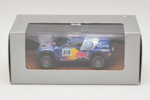 Volkswagen Race Touareg Red Bull #310 Дилърско Издание 2005 Minichamps 1:43 7LO099400PD310 Метал — снимка 5 от 5