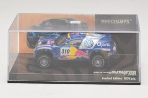 Volkswagen Race Touareg Red Bull #310 J. Kleinschmidt / F. Pons Dakar Rally 2005 Minichamps 1:43 436055310 Метал — снимка 4 от 5