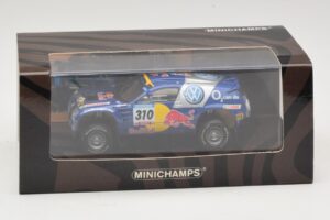 Volkswagen Race Touareg Red Bull #310 J. Kleinschmidt / F. Pons Dakar Rally 2005 Minichamps 1:43 436055310 Метал — снимка 5 от 5