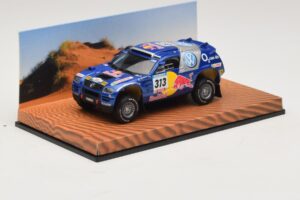 Volkswagen Race Touareg Red Bull #313 Дилърско Издание 2005 Minichamps 1:43 7LO099400PD313 Метал — снимка 2 от 5