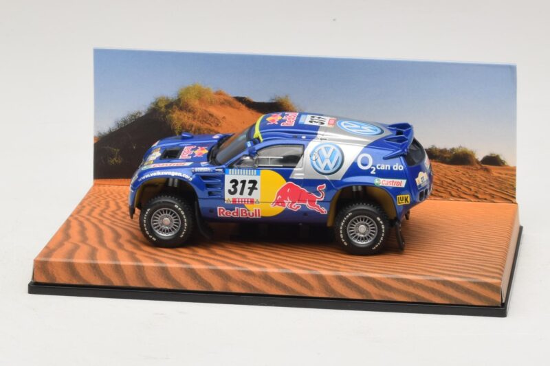 Volkswagen Race Touareg Red Bull #317 Дилърско Издание 2005 Minichamps 1:43 7LO099400PD317 Метал