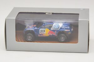 Volkswagen Race Touareg Red Bull #317 Дилърско Издание 2005 Minichamps 1:43 7LO099400PD317 Метал — снимка 5 от 5
