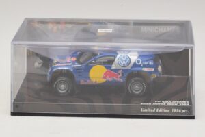 Volkswagen Race Touareg Red Bull Presentation Essen Motor Show 2004 Minichamps 1:43 436045300 Метал — снимка 4 от 5