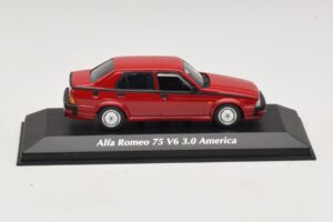 Alfa Romeo 75 V6 3.0 America Червен Maxichamps 1:43 940120461 Метал