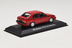 Alfa Romeo 75 V6 3.0 America Червен Maxichamps 1:43 940120461 Метал — снимка 2 от 5