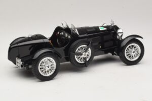 Alfa Romeo 8C Monza Черен Bburago 1:18 3014-P1 Метал — снимка 2 от 6