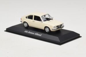Alfa Romeo Alfasud Бял Maxichamps 1:43 940120101 Метал — снимка 3 от 5