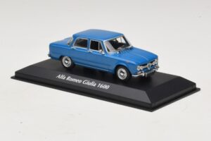 Alfa Romeo Giulia 1600 Син Maxichamps 1:43 940120900 Метал — снимка 3 от 5