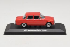 Alfa Romeo Giulia 1600 Червен Maxichamps 1:43 940120901 Метал