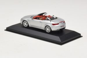 Alfa Romeo Giulia Spider Сребърен Minichamps 1:43 400120731 Метал — снимка 3 от 5