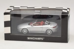 Alfa Romeo Giulia Spider Сребърен Minichamps 1:43 400120731 Метал — снимка 5 от 5