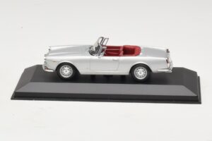 Alfa Romeo Spider 916 3.2 V6 24V Сребърен Minichamps 1:43 400120330 Метал