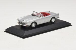 Alfa Romeo Spider 916 3.2 V6 24V Сребърен Minichamps 1:43 400120330 Метал — снимка 2 от 5