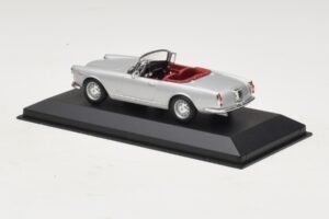 Alfa Romeo Spider 916 3.2 V6 24V Сребърен Minichamps 1:43 400120330 Метал — снимка 3 от 5