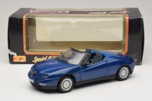 Alfa Romeo Spider 916 Син Maisto 1:18 31831 Метал — снимка 8 от 8
