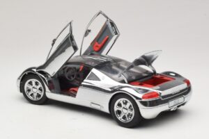 Audi Avus Quattro Chrome Silver Revell 1:18 08830 Метал — снимка 5 от 8