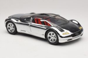 Audi Avus Quattro Chrome Silver Revell 1:18 08830 Метал — снимка 6 от 8