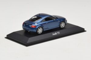 Audi TT 8N Син Металик Maxichamps 1:43 940017220 Метал — снимка 2 от 5