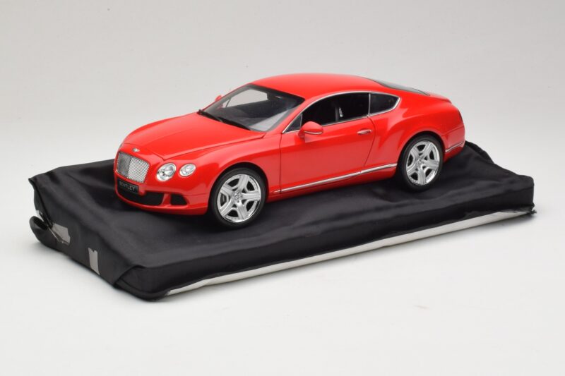 Bentley Continental GT Оранжев Minichamps 1:18 100139922-P1 Метал