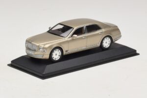 Bentley Mulsanne Златист Металик Minichamps 1:43 40433 Метал — снимка 2 от 5