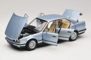 BMW 535i E34 Светлосин Металик Minichamps 1:18 100024007 Метал — снимка 2 от 8
