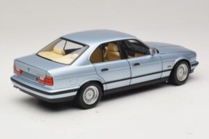 BMW 535i E34 Светлосин Металик Minichamps 1:18 100024007 Метал — снимка 3 от 8