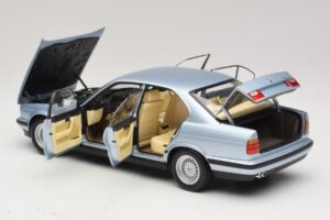 BMW 535i E34 Светлосин Металик Minichamps 1:18 100024007 Метал — снимка 5 от 8