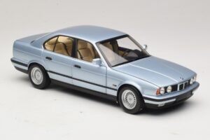 BMW 535i E34 Светлосин Металик Minichamps 1:18 100024007 Метал — снимка 6 от 8