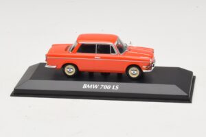 BMW 700 LS Червен Maxichamps 1:43 BMW 700 LS Червен Maxichamps 1:43 940023701 Метал