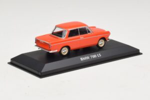 BMW 700 LS Червен Maxichamps 1:43 940023701 Метал — снимка 2 от 5
