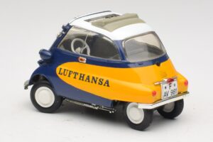 BMW Isetta 250 Lufthansa Revell 1:18 08926 Метал — снимка 7 от 8
