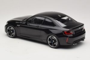 BMW M2 F87 Черен Металик Minichamps 1:18 155026100 Метал — снимка 5 от 6