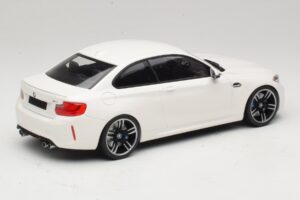 BMW M2 F87 Бял Minichamps 1:18 155026104 Метал — снимка 2 от 6