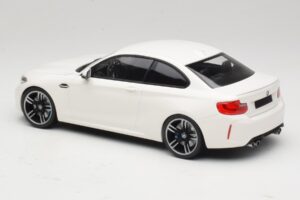 BMW M2 F87 Бял Minichamps 1:18 155026104 Метал — снимка 5 от 6