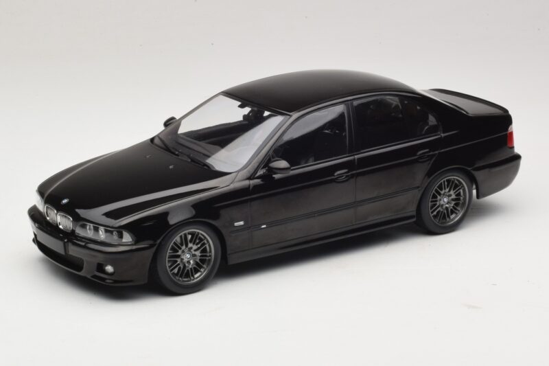 BMW M5 E39 Черен KK-Scale 1:18 KKDC181623 Метал